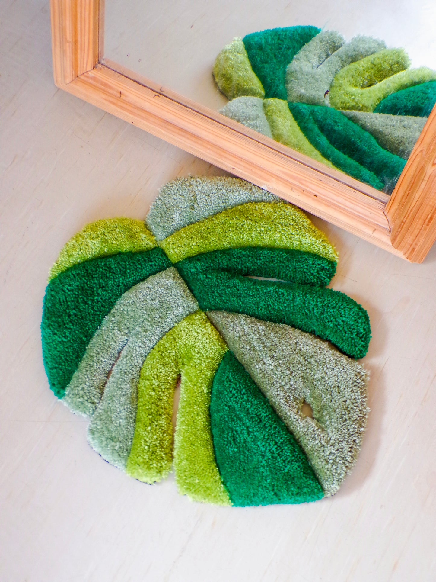 TAPIS/SUSPENSION MURALE MONSTERA