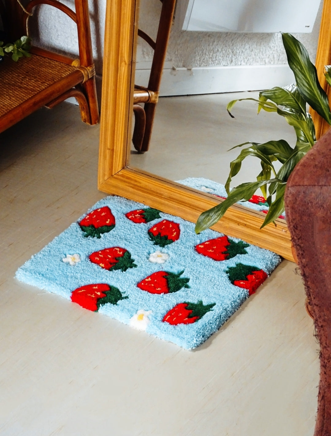 TAPIS/SUSPENSION MURALE FRAISES