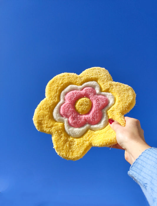 PETIT TAPIS/SUSPENSIONS MURALES FLEURS