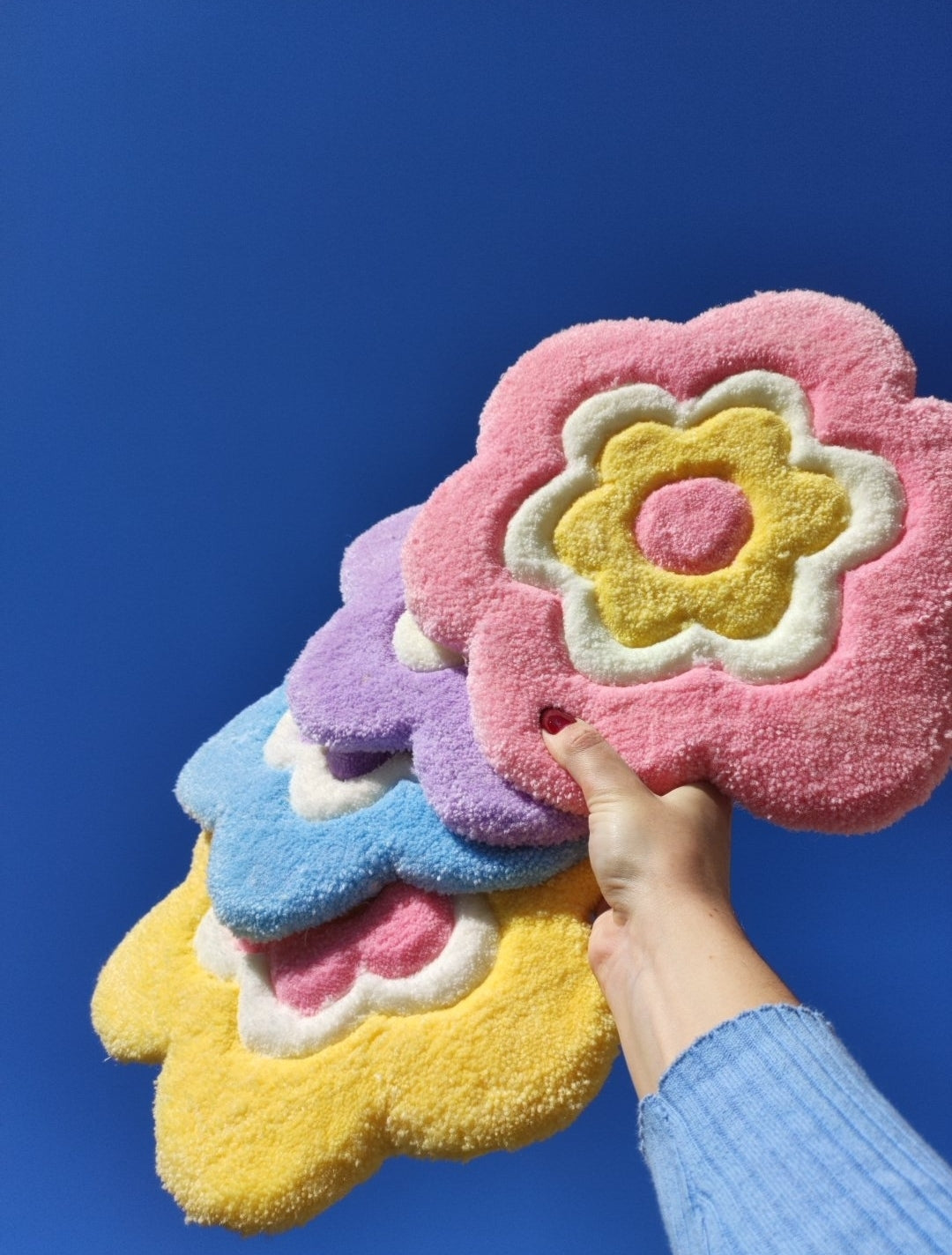 PETIT TAPIS/SUSPENSIONS MURALES FLEURS