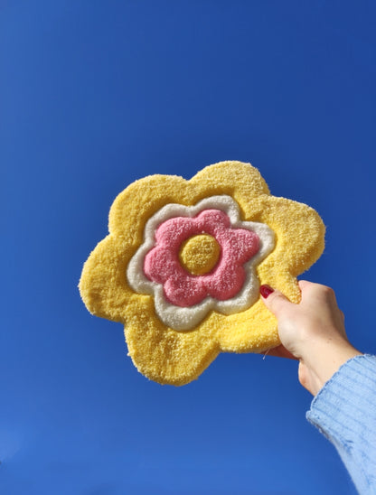 PETIT TAPIS/SUSPENSIONS MURALES FLEURS