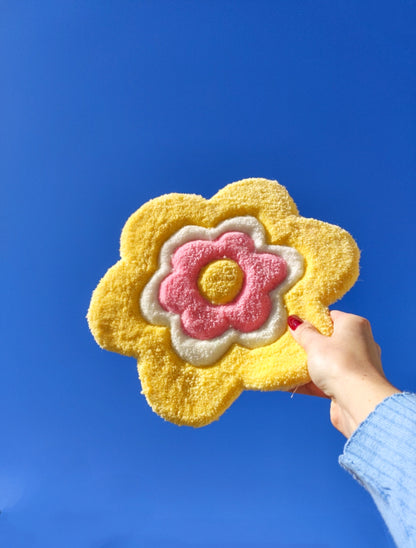 PETIT TAPIS/SUSPENSIONS MURALES FLEURS